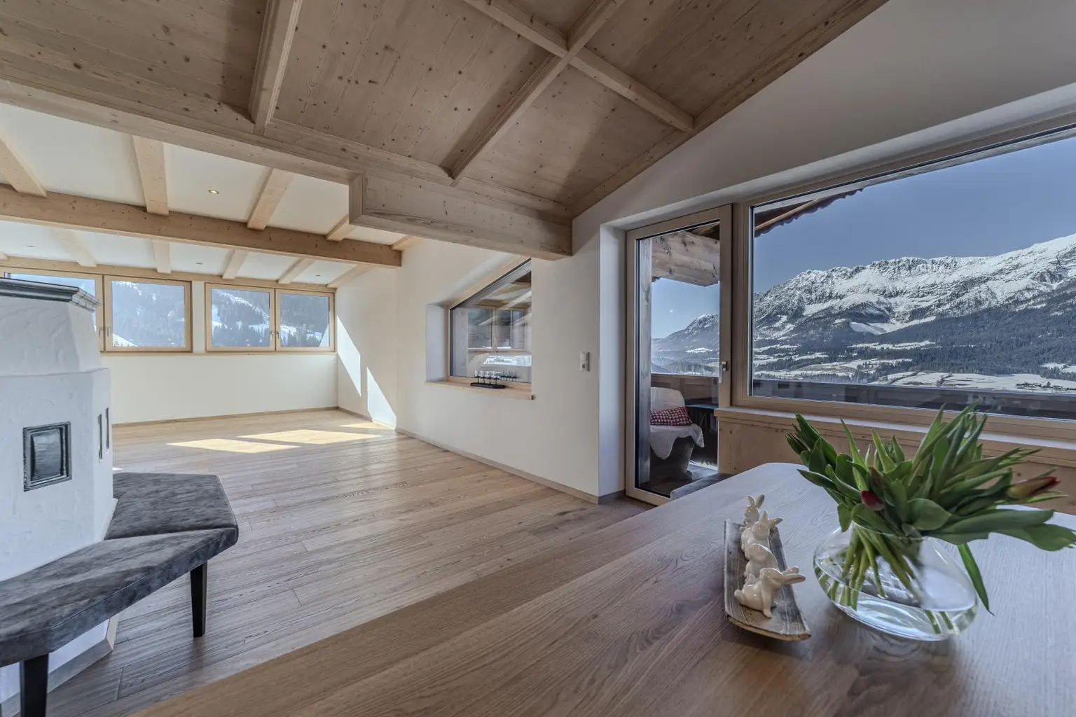 offenes Wohnen/Essen/Kochen mit Kachelofen