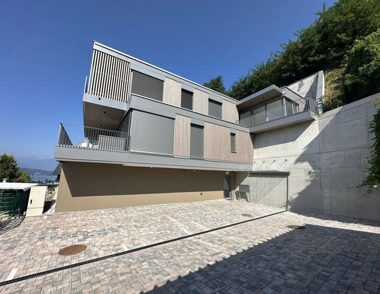 Exklusive Penthouse-Wohnung mit Seeblick in zentrumsnaher Lage
