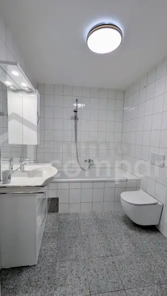 TOP INVESTITION in Lustenau - 3,5-Zimmer-Wohnung - inkl. neuer Küche und überdachten KFZ-Parkplatz
