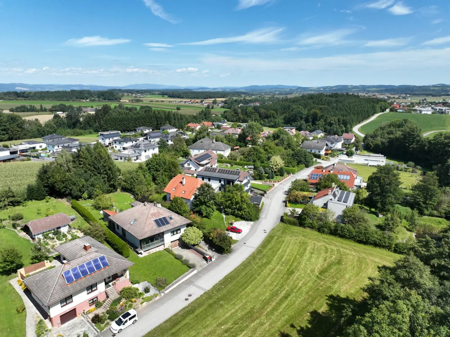 Besichtigungstag 11. September, nur mit Voranmeldung möglich!- Mehrfamilienhaus mit großzügigen Garten