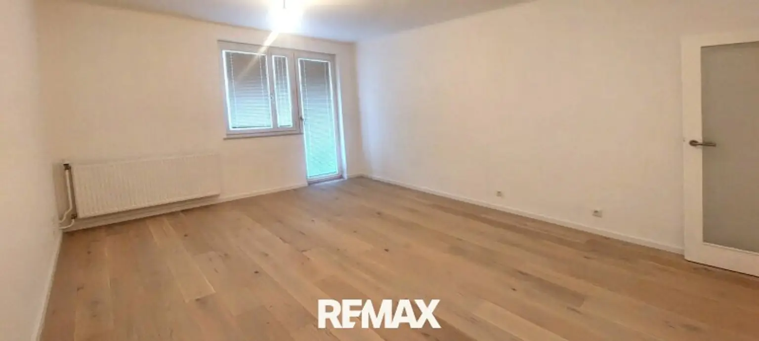 Zimmer mit Balkon