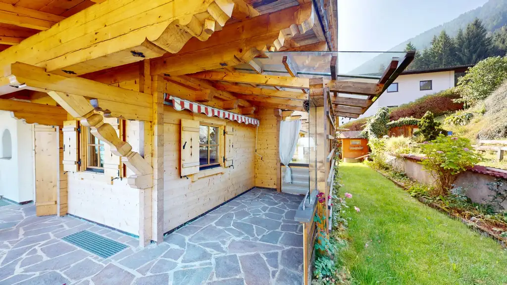 Alpiner Wohntraum – Chalet-Idylle in Ranggen