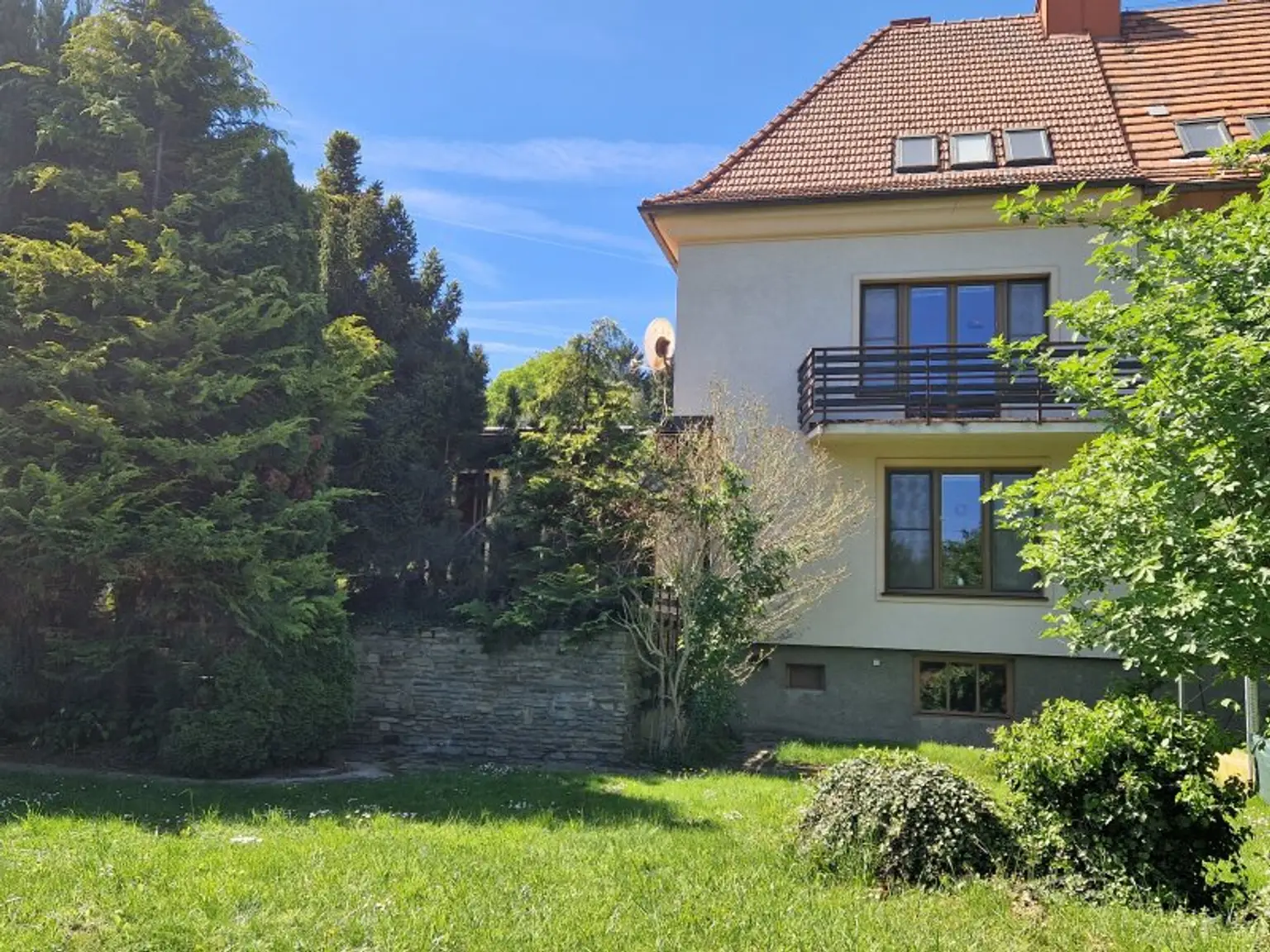 FAMILIENTRAUM! 6 ZIMMER UND EIN GARTEN ZUM HERUMTOBEN!