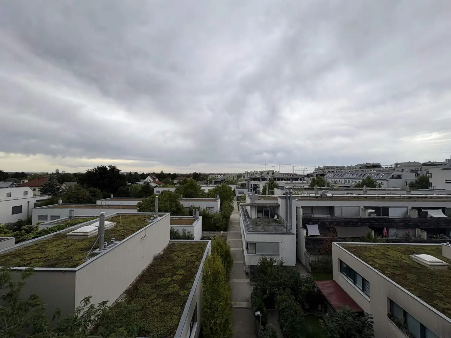 Helle Loggiawohnung mit 3 Zimmern, nähe U2-Station Aspernstraße!
- Achtung Finanzierungsbeitrag!