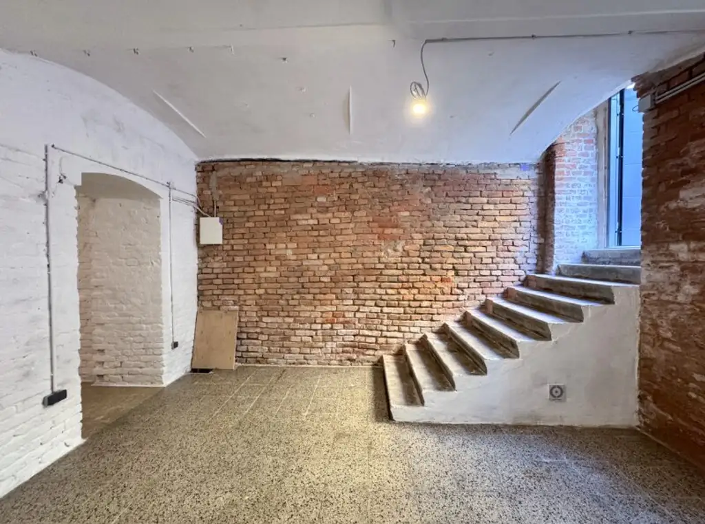 PROVISIONSFREI! Lager / Magazin mit 45 m2 Nutzfläche und Strassenzugang zu vermieten Nahe Erdbergstrasse / Schlachthausgasse!