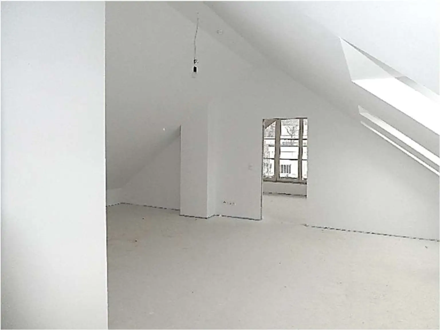 Bad Vöslau - Moderne Dachgeschosswohnung mit Terrasse