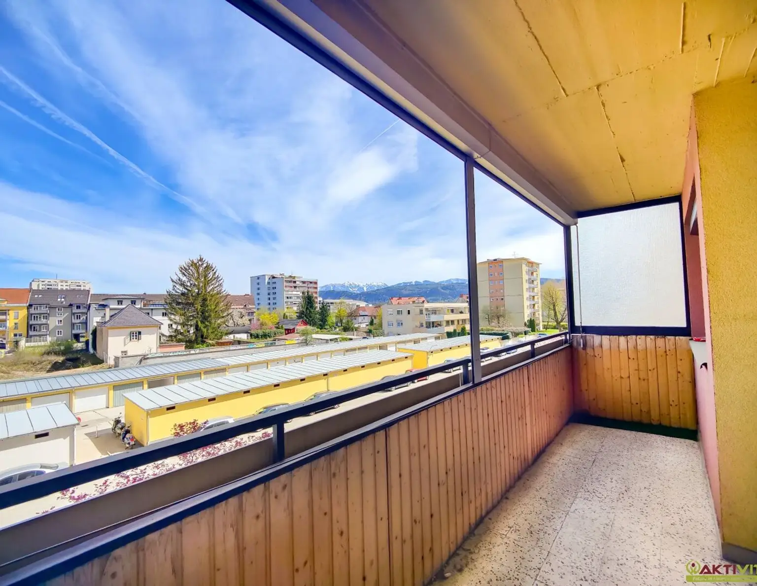 Großzügige Wohnung mit Ausblick, Gartennutzung und Lift. - Ideales Investmentobjekt.