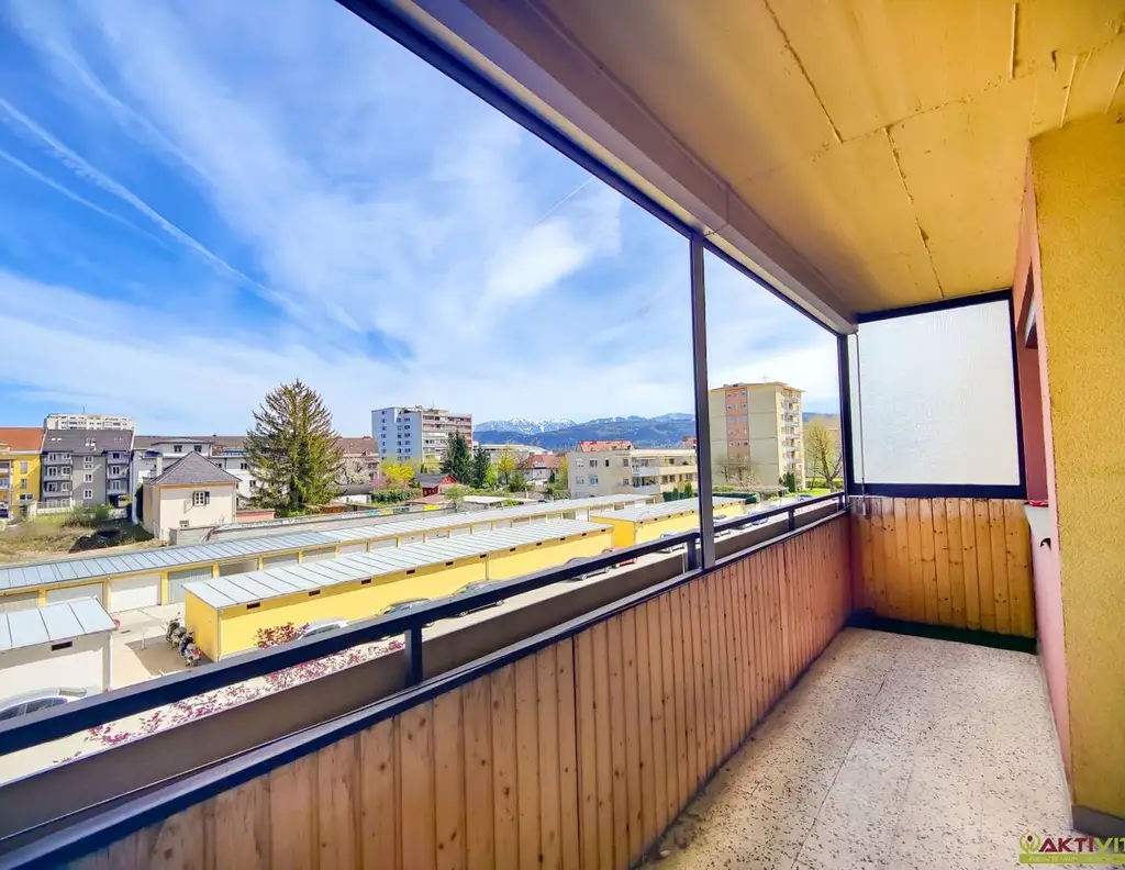 Großzügige Wohnung mit Ausblick, Gartennutzung und Lift. - Ideales Investmentobjekt.