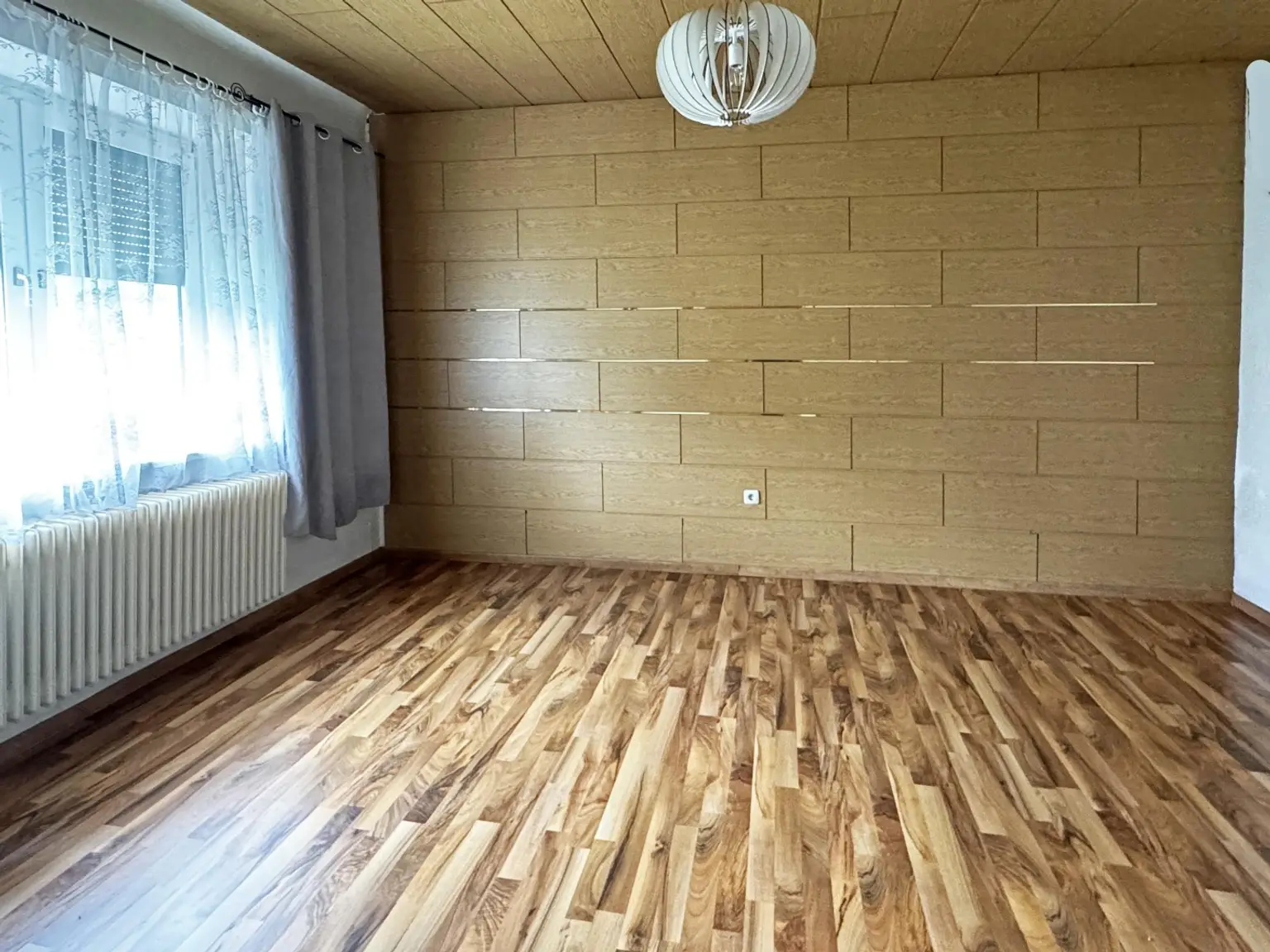 "Eckgrundstück - Haus/Bungalow mit schönem Garten!"