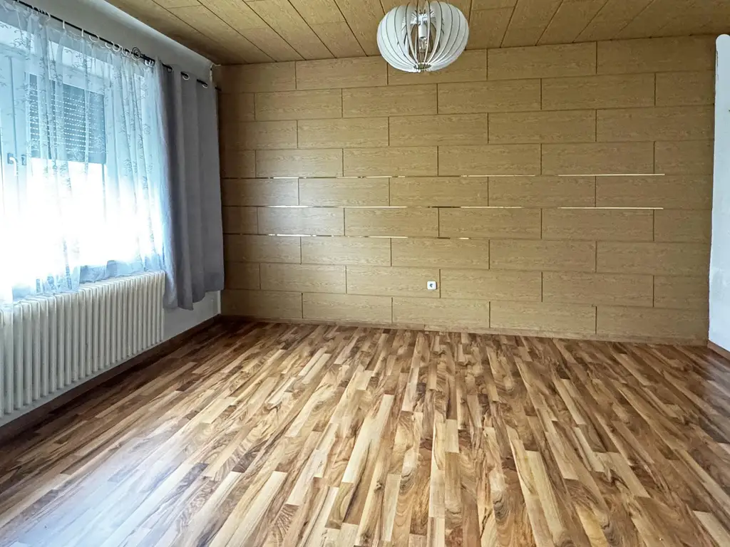 "Eckgrundstück - Haus/Bungalow mit schönem Garten!"