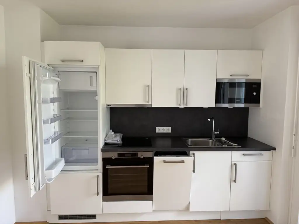 Gut geschnittene 2-Zimmer Wohnung in ruhiger Seitenstraße nahe U4 Hietzing