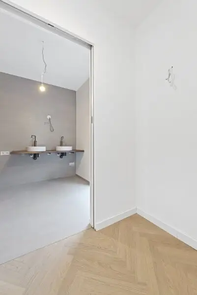 EXKLUSIVE GARTENWOHNUNG IN HIETZING MIT SALZWASSER-POOL UND SAUNA