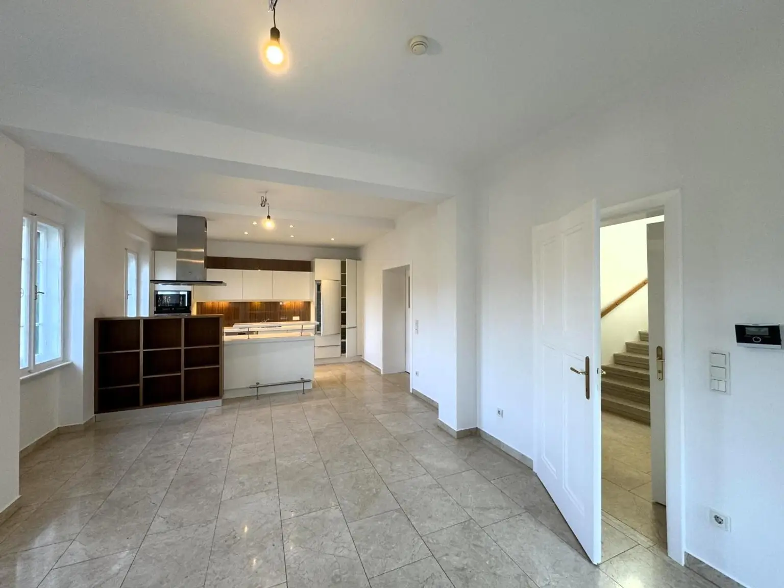 Charmante Alt-Patrizier Villa 3 Schlafzimmer, 4 Bäder + Wohnkeller // Charming old patrician villa, 3 bedrooms, 4 bathrooms + basement living area //
