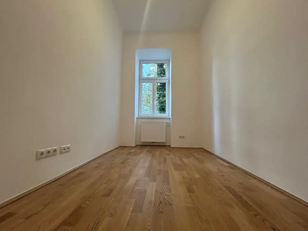 ERSTBEZUG! SANIERTE MIETWOHNUNG NÄHE QUELLENPLATZ!