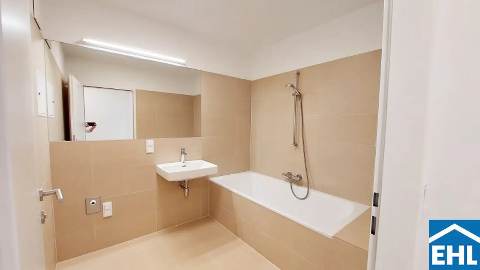 Seestadt! Heller Süd-Ost-Wohntraum beim Asperner See!