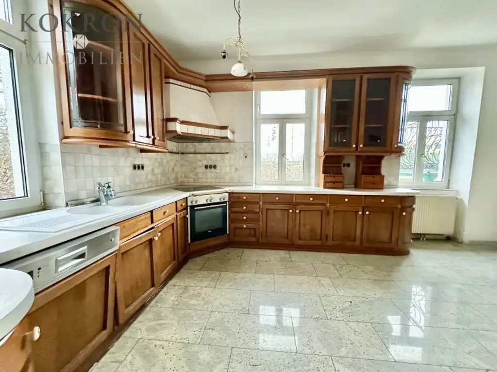 Jahrhundertwendevilla mit Seltenheitswert – im Bestand nutz- und renovierbar oder als attraktives 4-Parteien-Projekt übernehmbar