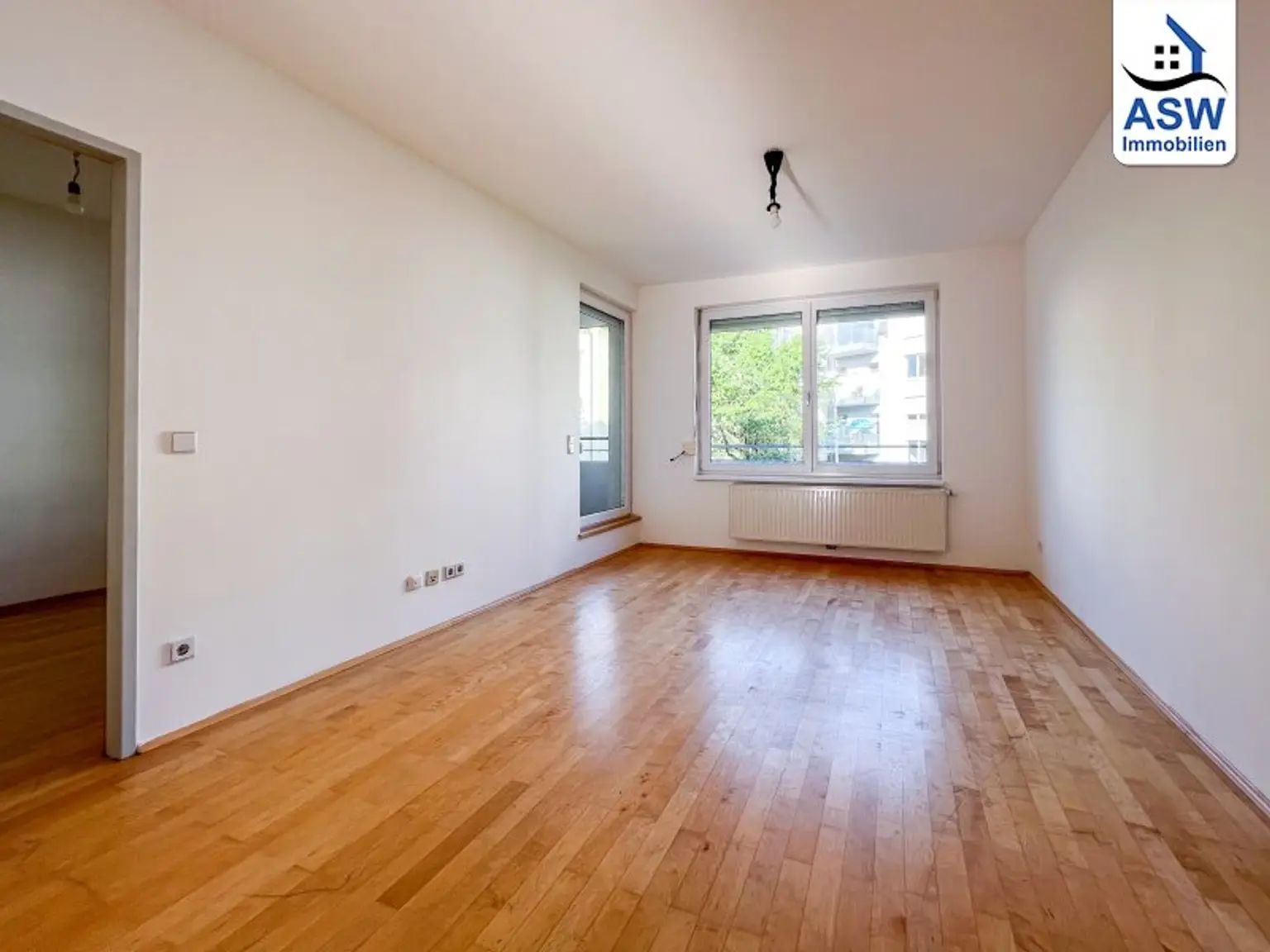 Schöne 2,5-Zimmerwohnung inklusive Küche mit schöner Loggia