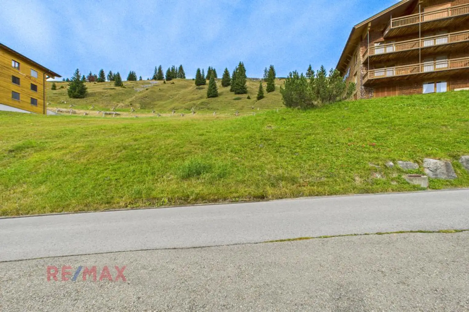 1.792 m² Baugrundstück mit Freizeitparadies direkt vor der Tür