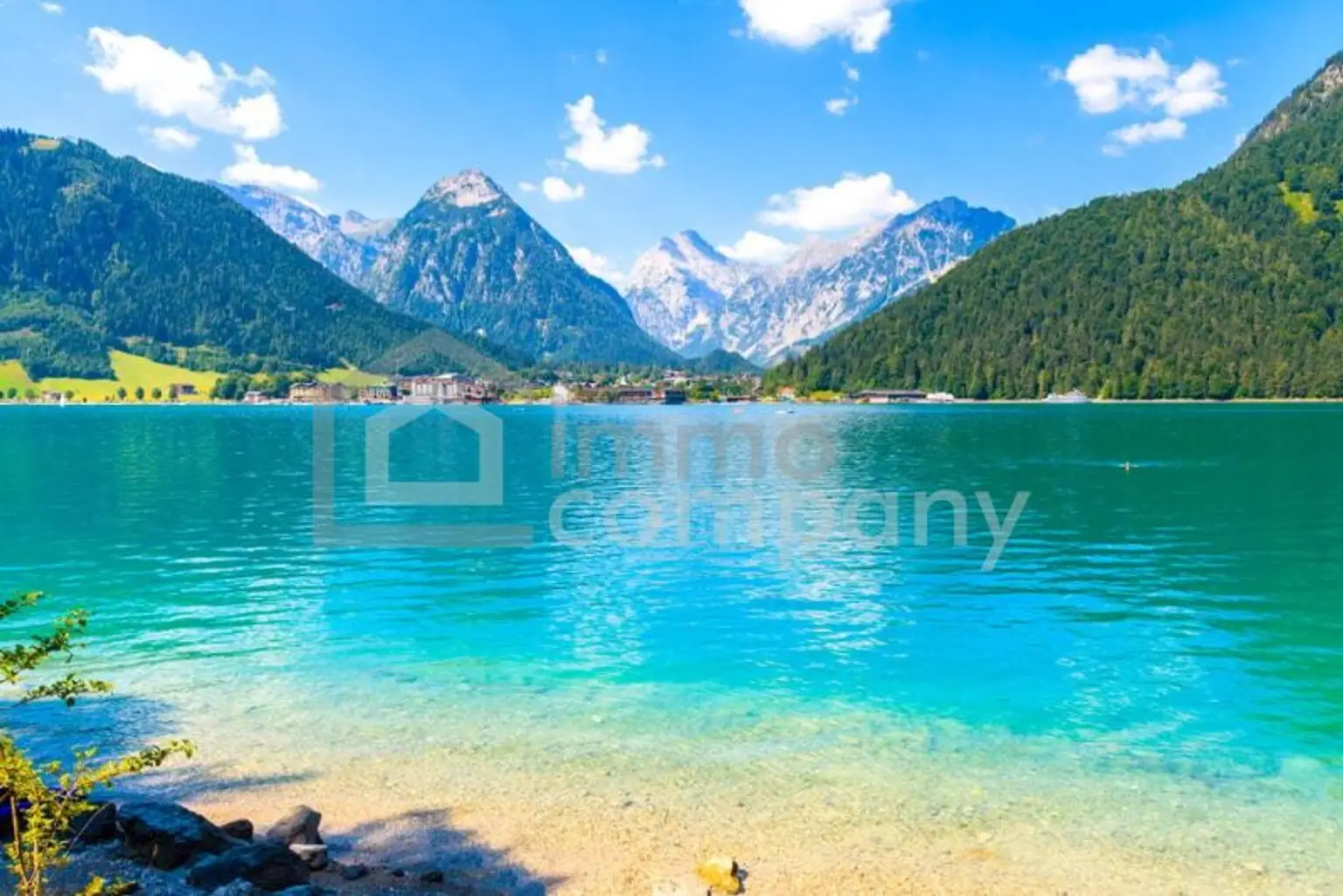 WOHNEN AM SEE - Absolute Rarität in unmittelbarer Seenähe mit Bergblick - 5 Zimmer Erdgeschoßwohnung mit großzügigen Räumlichkeiten