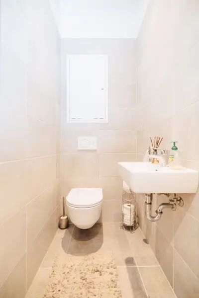 AB 01. JANUAR VERFÜGBAR I MODERNES WOHNEN IN ZENTRALER LAGE I STILVOLLE EINBAUKÜCHE I KPL8 – KOMFORT TRIFFT INTELLIGENTE TECHNIK I WALK-IN-DUSCHE I HAUSTIERFREUNDLICH I