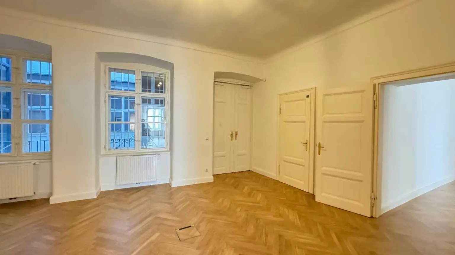 Schönes Altbaubüro in top Lage zu mieten!