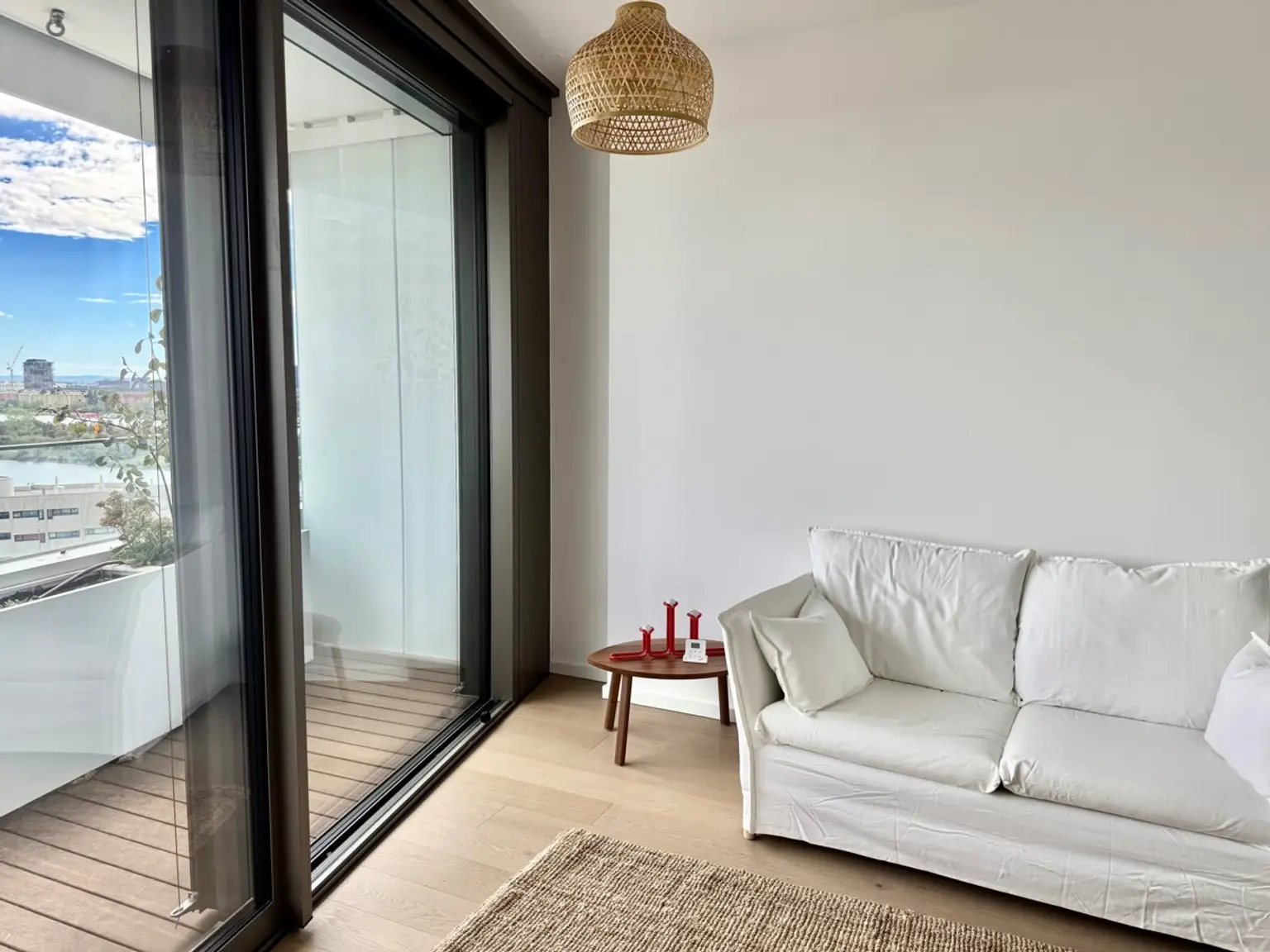 NEW DANUBEFLATS: Fully furnished - Doorman, Gym, Pool, Wellness - LUXUS WOHNEN