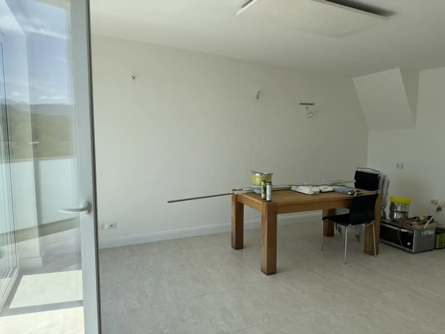 2-ZIMMER-WOHNUNG MIT PENTHOUSE-CHARAKTER IN PÖRTSCHACH AM WÖRTHERSEE – ERSTBEZUG