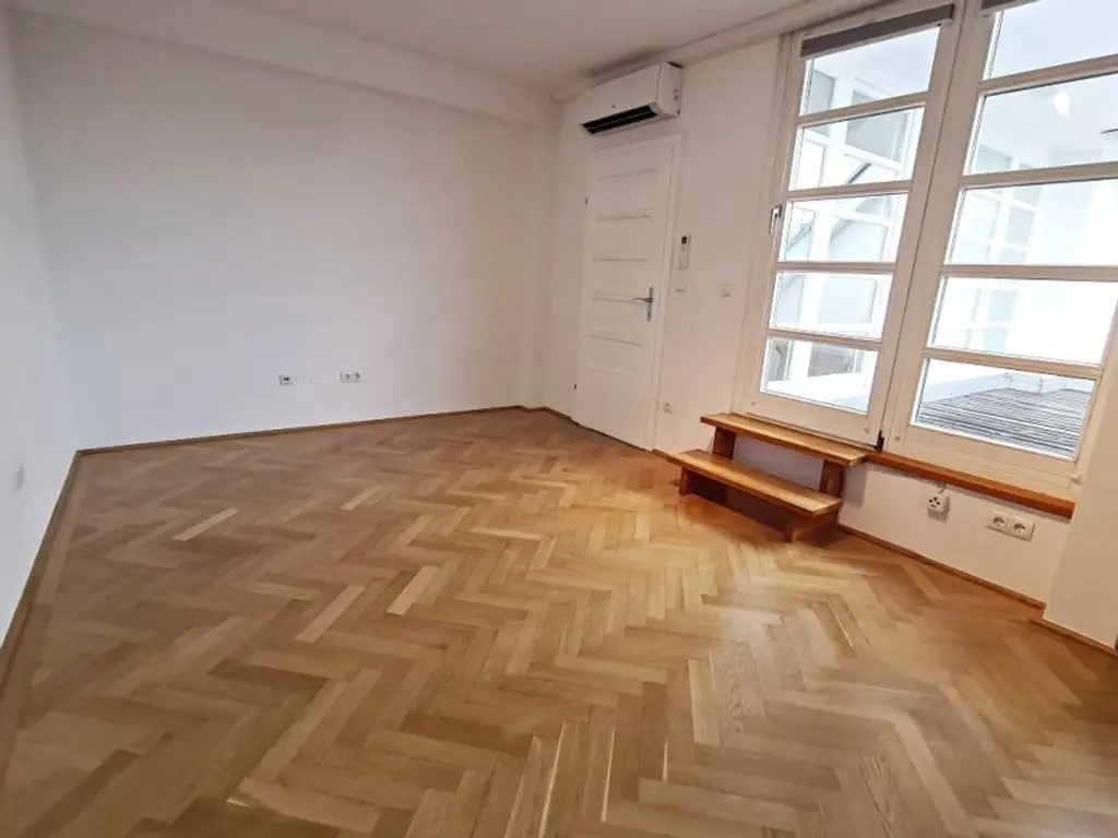 ZELINKAGASSE, DACHGESCHOSS, klimatisierte 157 m2 Maisonette mit 18 m2 Terrasse, 4 Zimmer, Küche, Wintergarten, 2 Bäder, Börse-Nähe