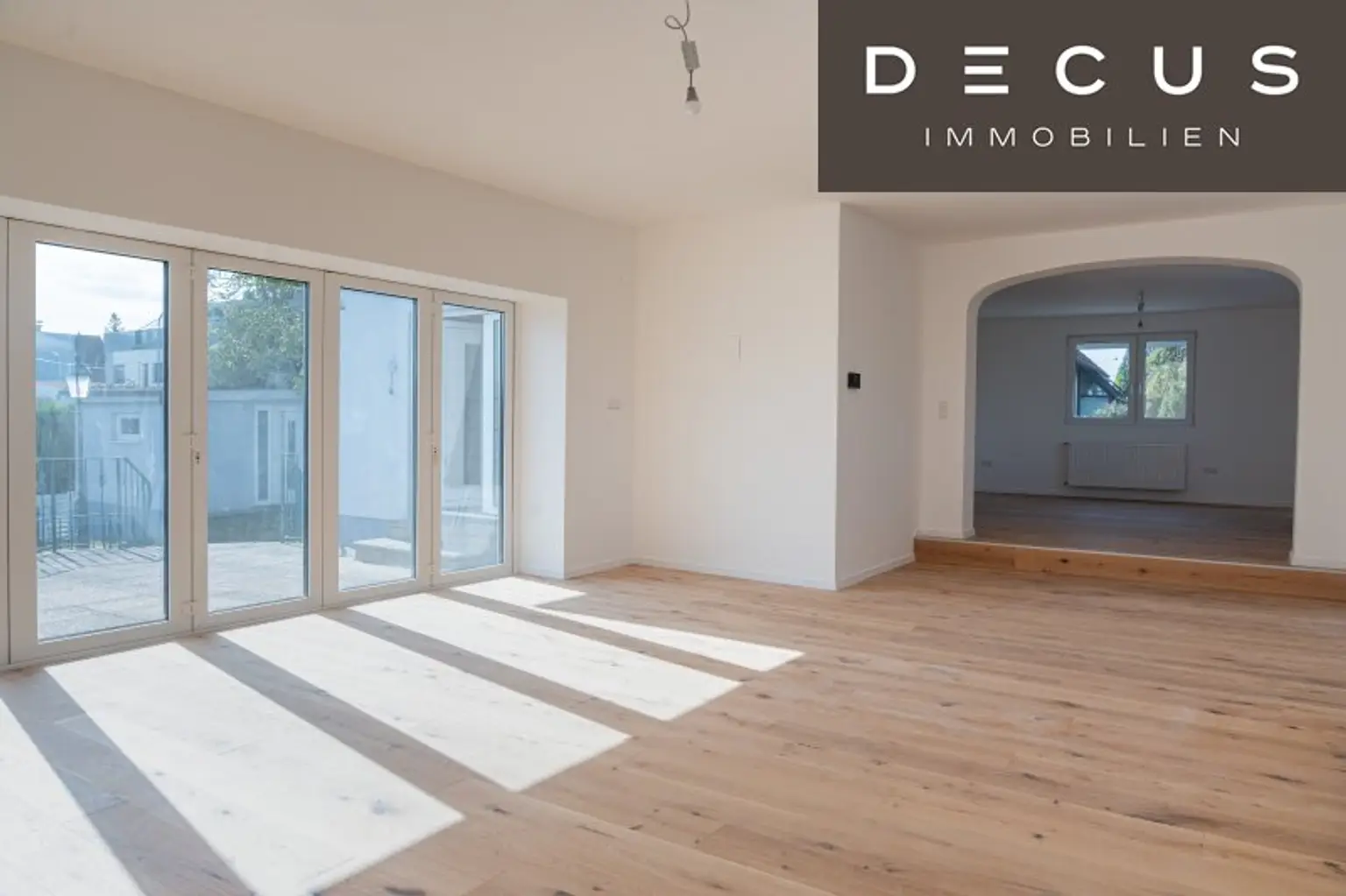 EXKLUSIVES SEEHAUS MIT EIGENEM STEG