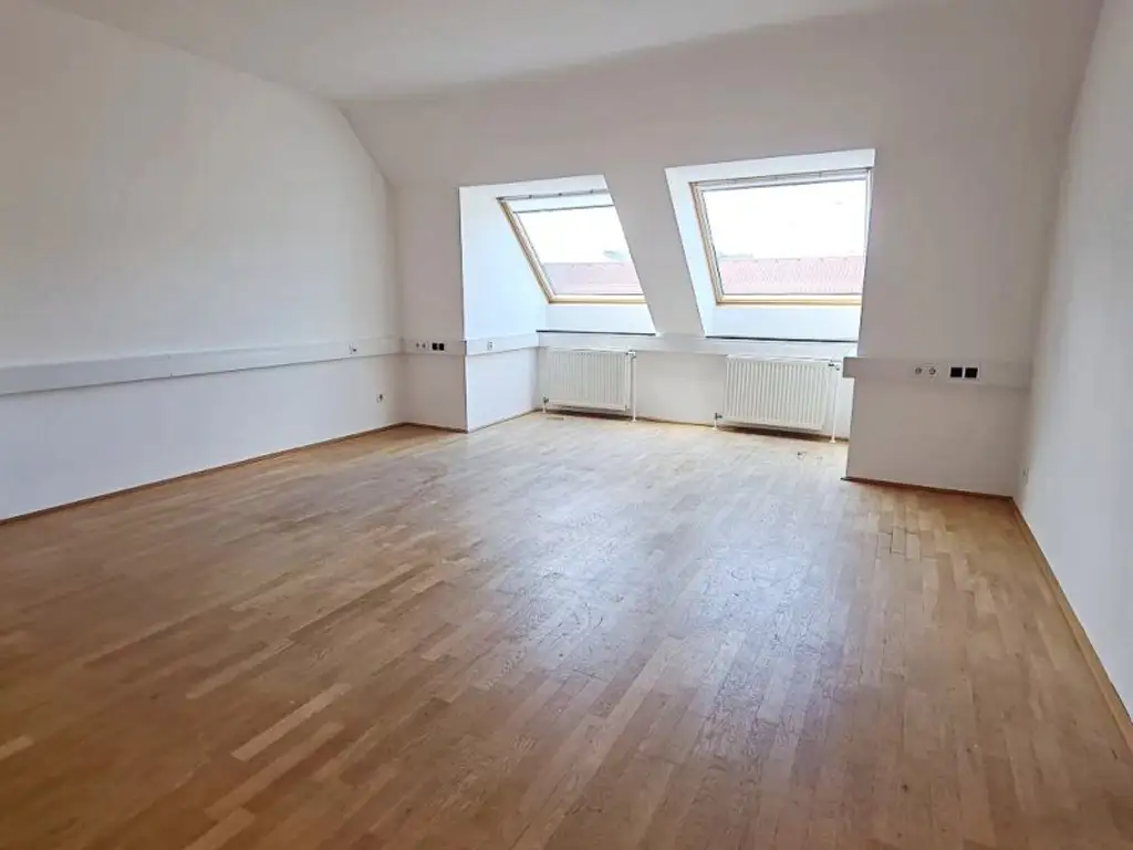 ZIEGLERGASSE bei FUZO Mariahilfer Straße, 141 m2 Bürofäche, 3 Zimmer, Serverraum, Küche, Klimaanlagen, Dachgeschoß