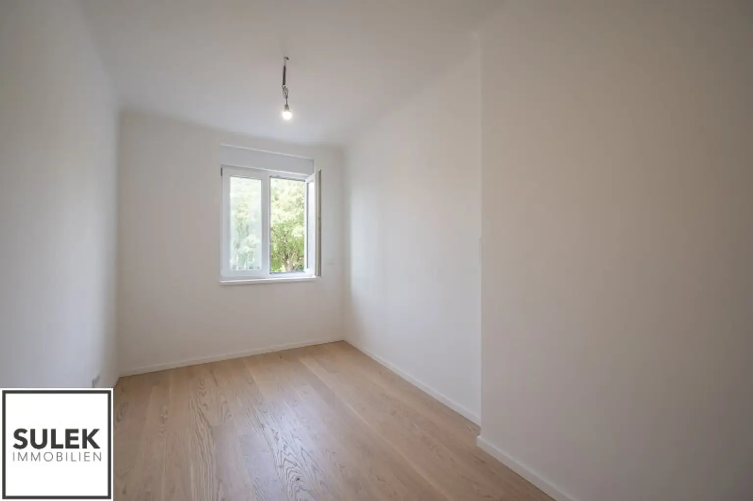 **Neu generalsaniert** Zentrale Lage mit Donaukanal-Blick und 2 getrennt begehbare Zimmer - perfekt für die Vermietung!