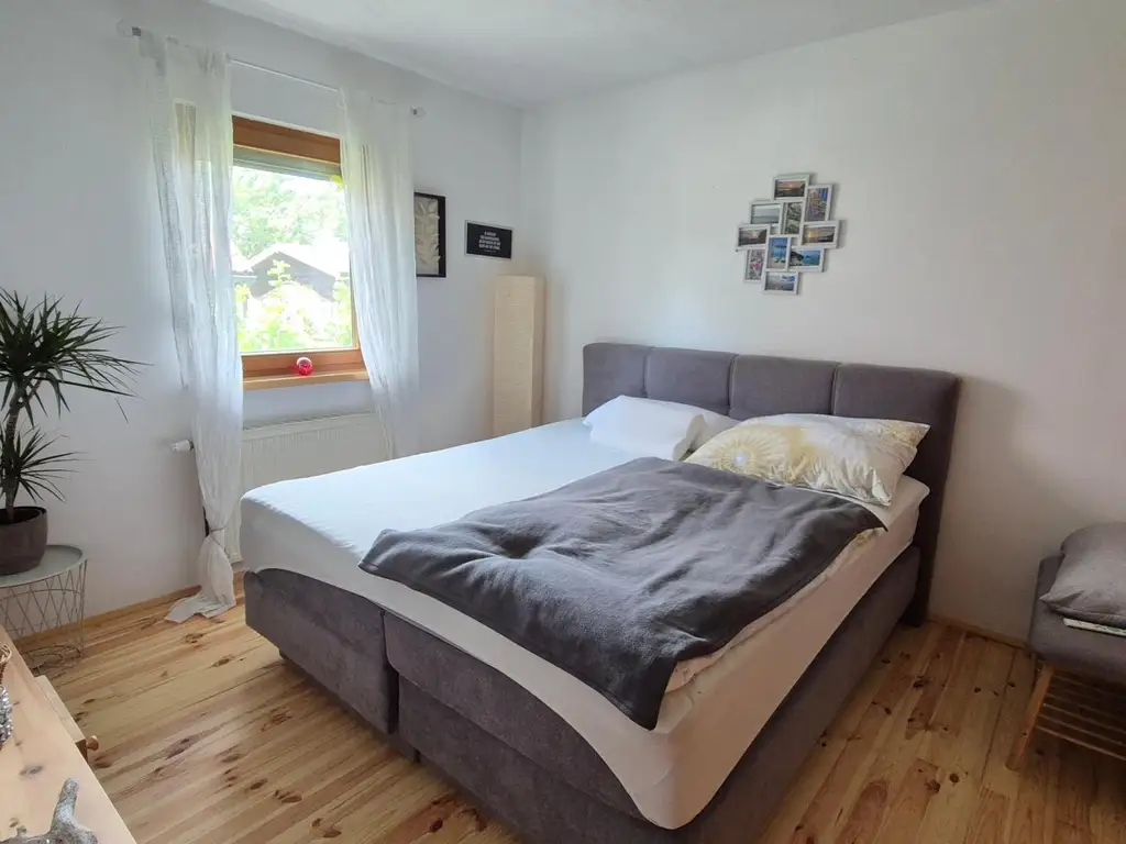 ENTZÜCKENDES LANDHAUS AUF BAURECHTSGRUND