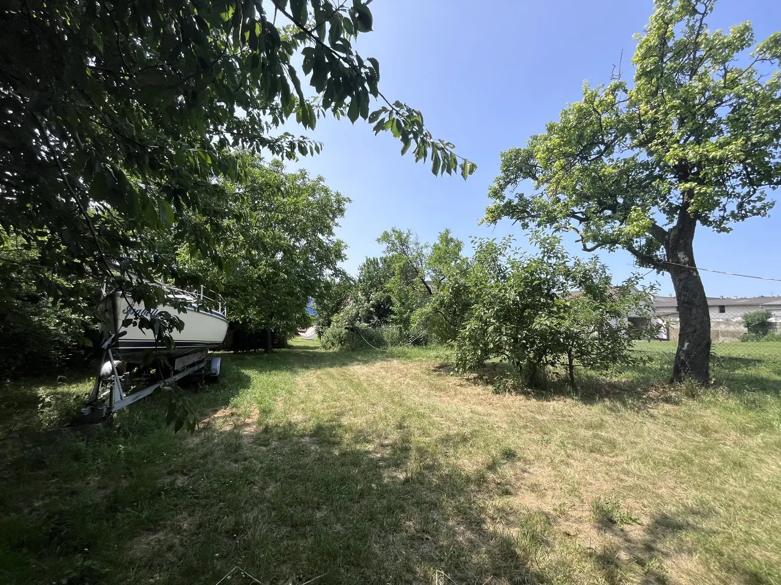 Grundstück mit Altbestand