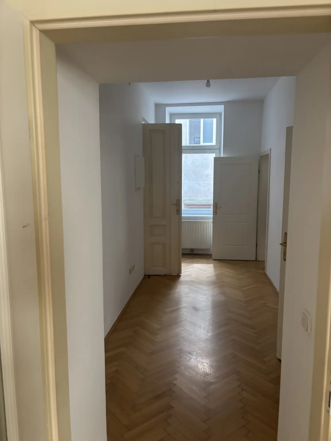 Sehr ruhiges  Altbauarpartment ca. 43m² in Toplage 1090 Wien !