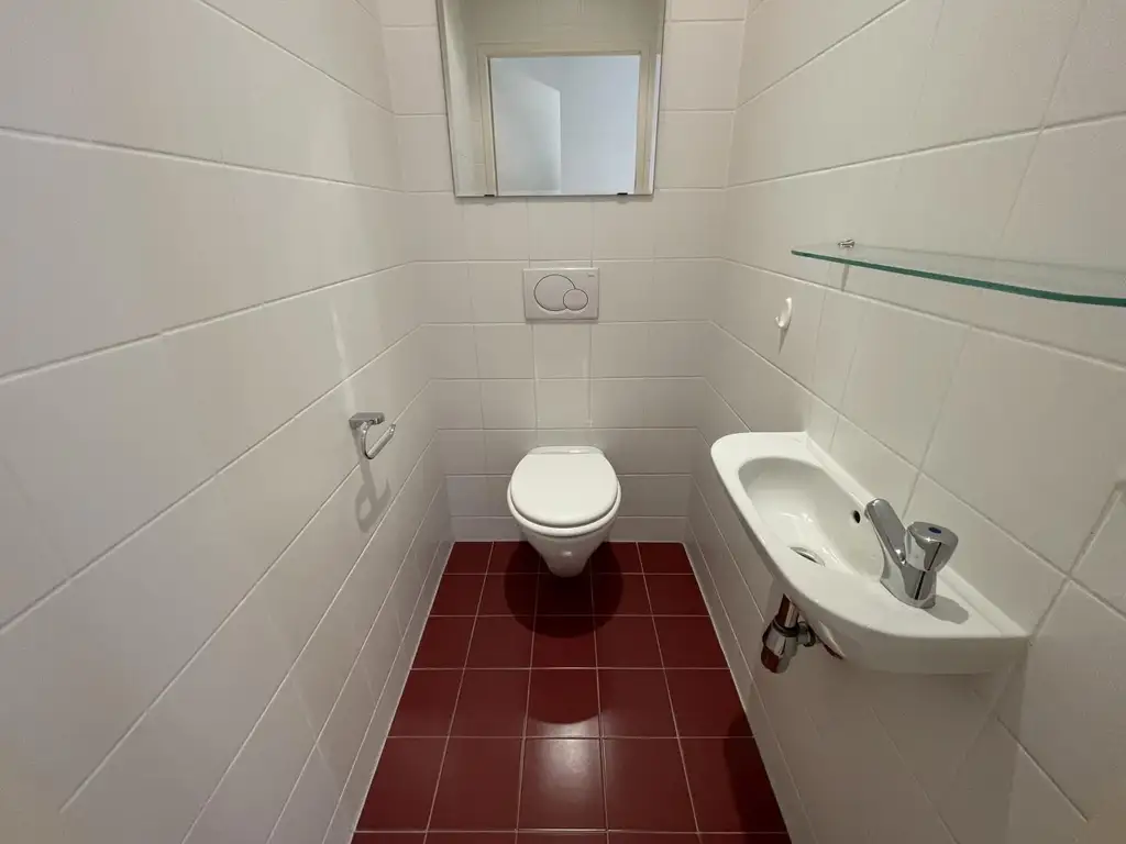 Ruhige Neubauwohnung im Architektenhaus + Blick ins Grüne // Ab Dezember!!