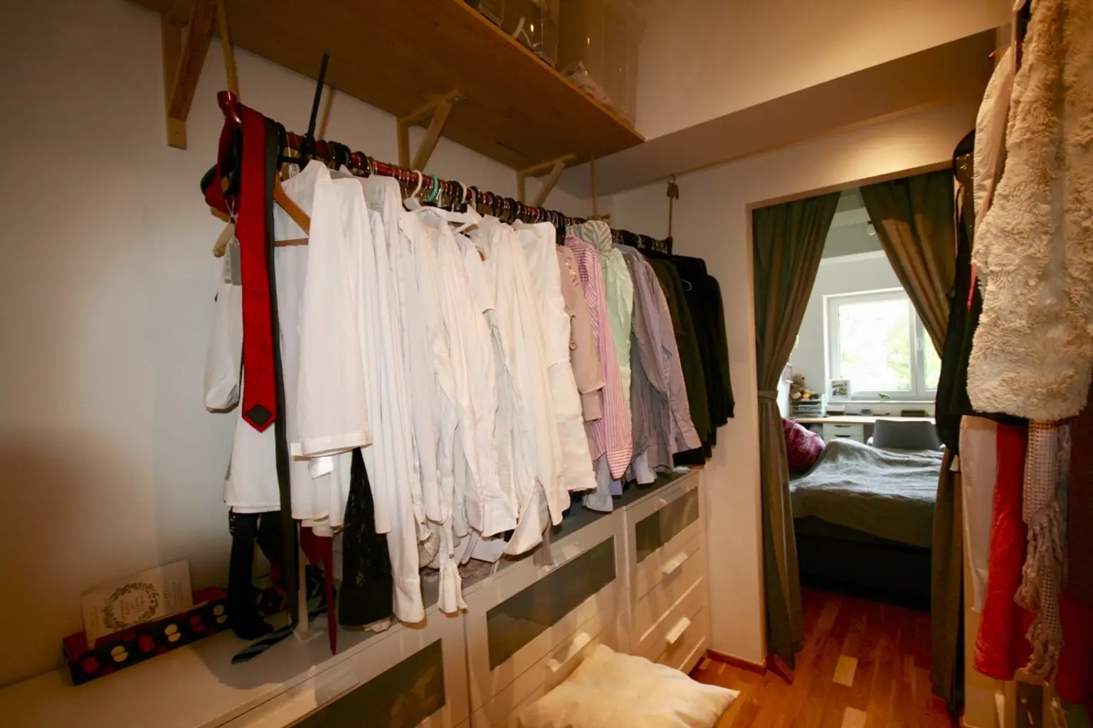 Kleiderschrank begehbar