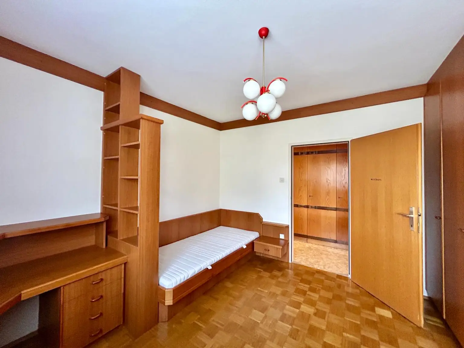 Großzügige 5 Zimmerwohnung inkl. Loggia und Garagenstellplatz