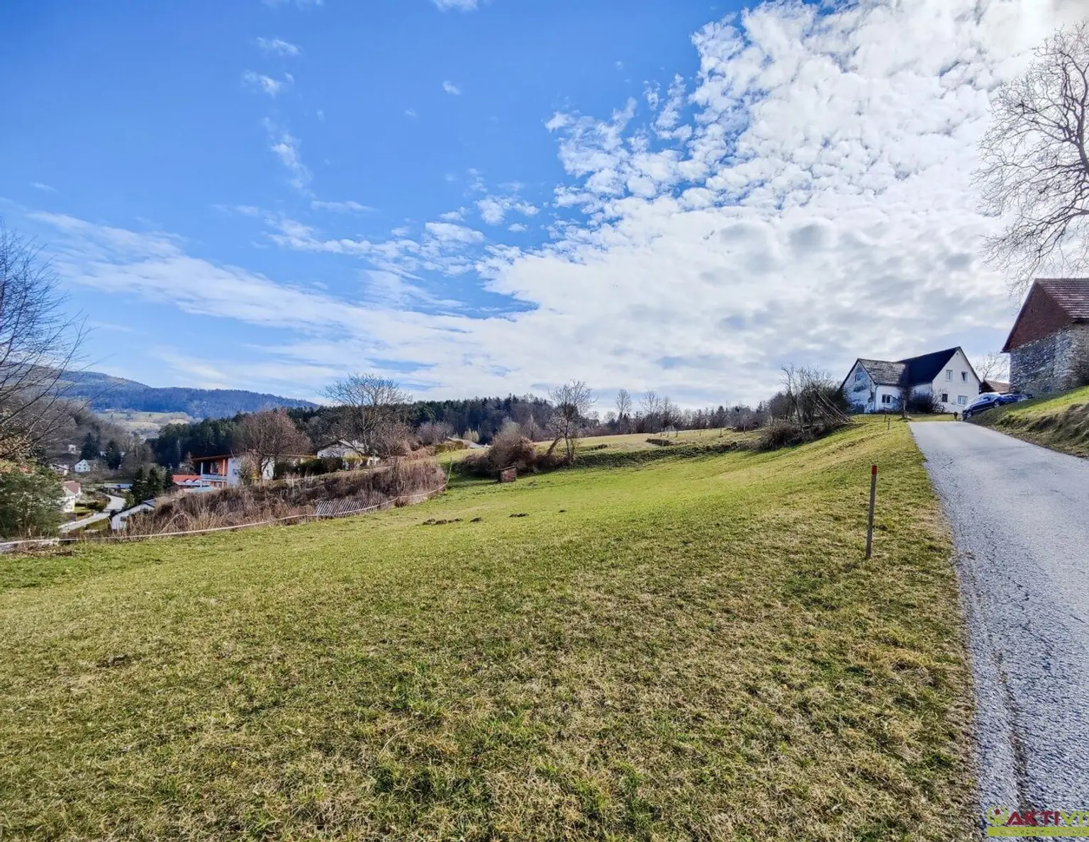 5 Min. vor Graz. - Erhöhte Lage mit Fernblick. - Wohn-Baugrund mit perfekter Autobahn-Anbindung!