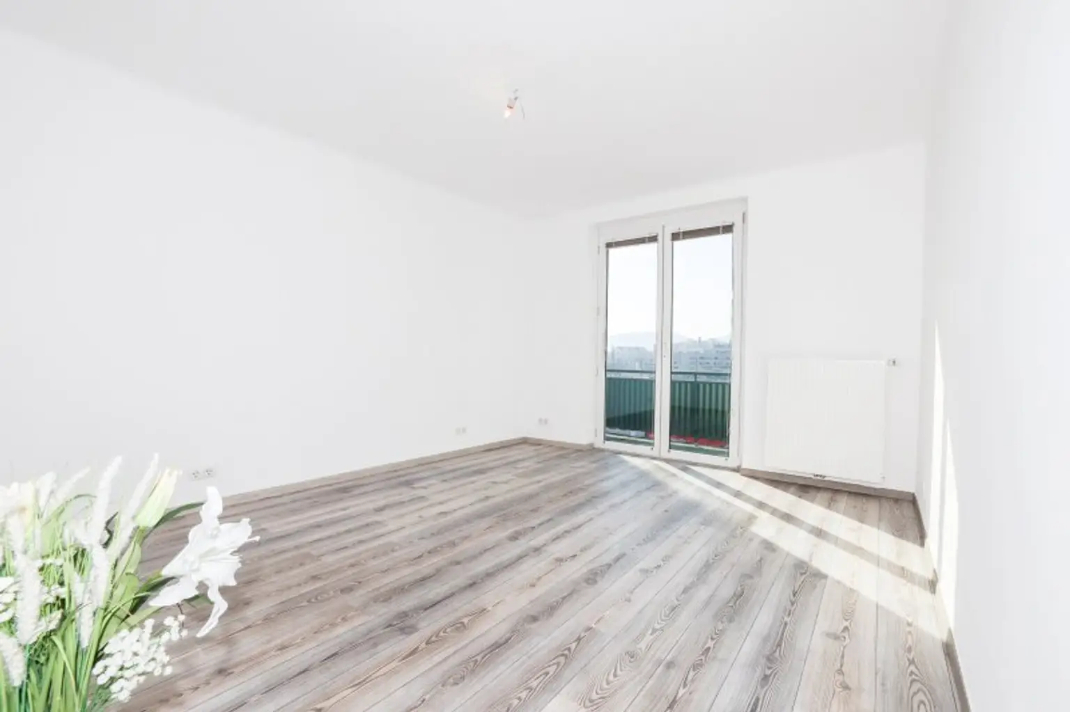 *BALKON* I HAUPTBAHNHOF I WG TAUGLICH I DUSCHE I HAUSTIERE WILLKOMMEN I AB SOFORT I 4. STOCK MIT LIFT I MODERN SANIERT I PROJEKT WOHNEN I