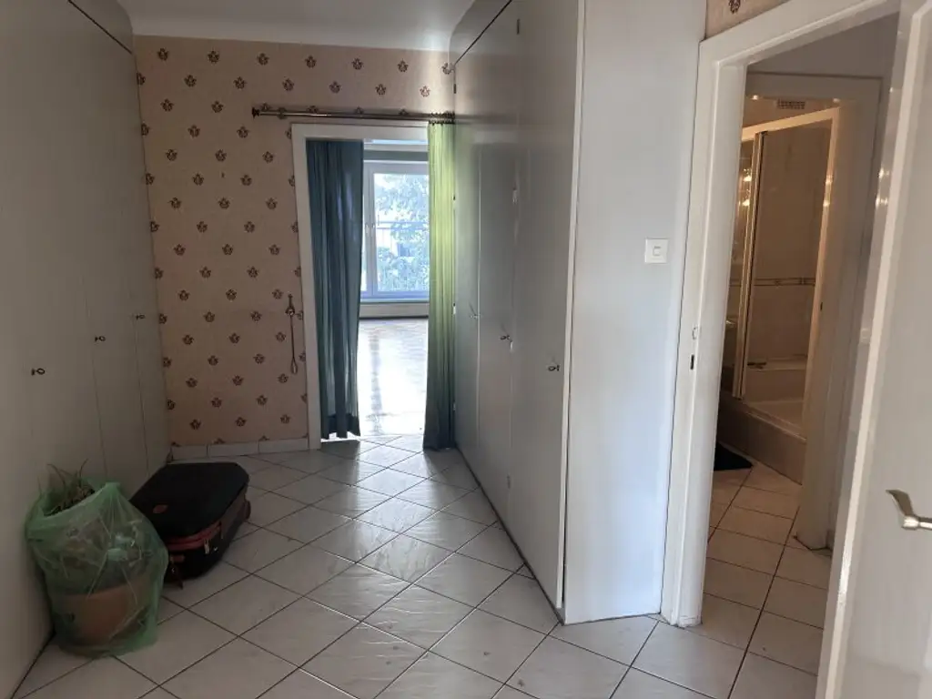 Traumhafte Familienwohnung mit Sanierungspotenzial in TOPLAGE