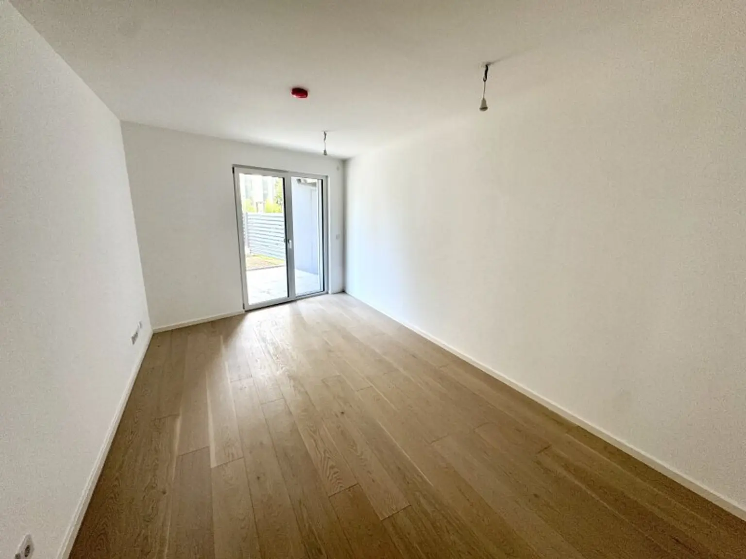 EIGENGRUND NÄHE ALTE DONAU – FREIFLÄCHEN - LUFTWÄRMEPUMPE – KELLER – GARAGE – U-BAHN!