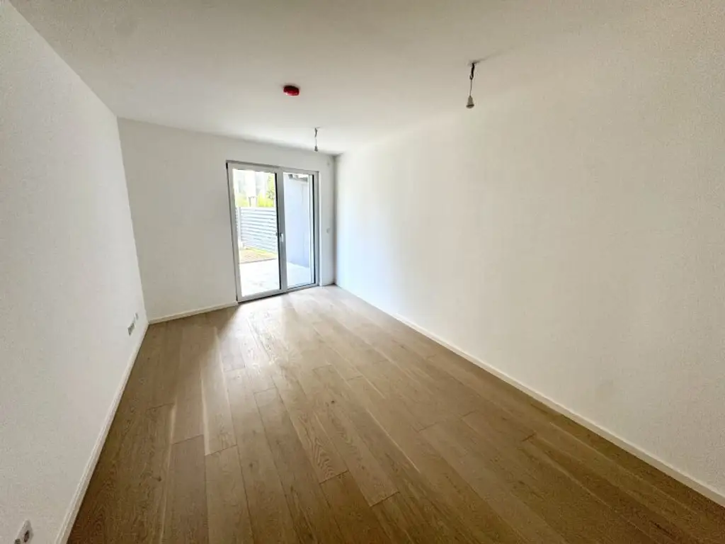 EIGENGRUND NÄHE ALTE DONAU – FREIFLÄCHEN - LUFTWÄRMEPUMPE – KELLER – GARAGE – U-BAHN!