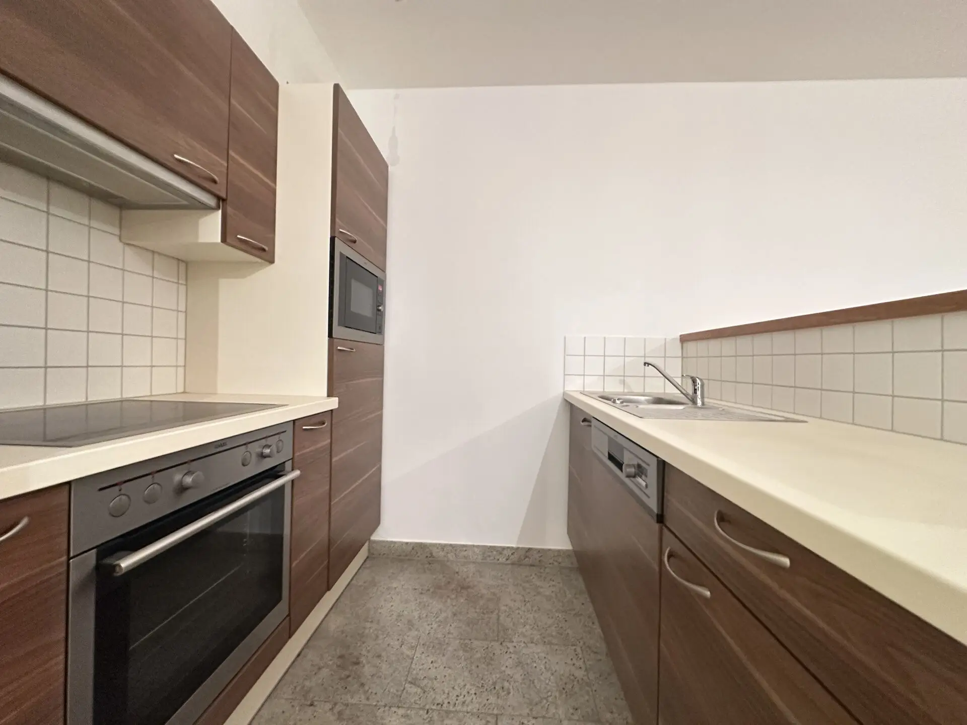 20251202_153236477_iOS