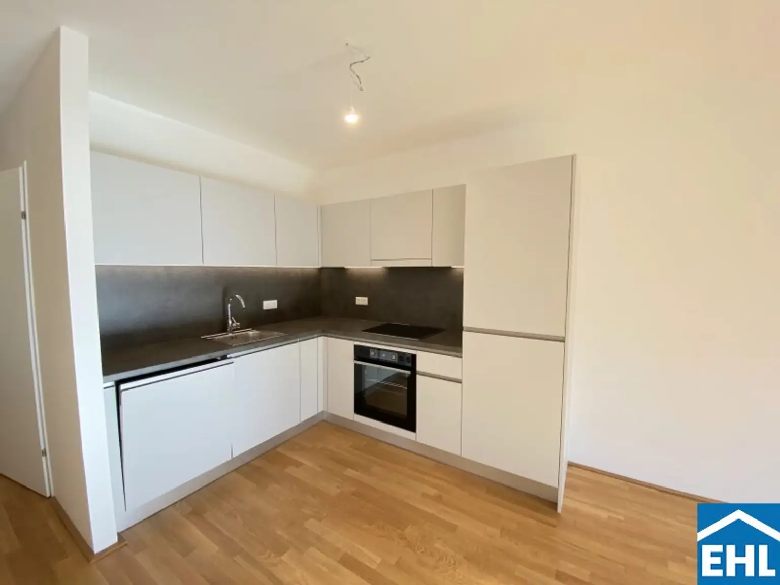 Helle 2-Zimmer-Wohnung mit Balkon in 1210 Wien – ideal zum Wohlfühlen!