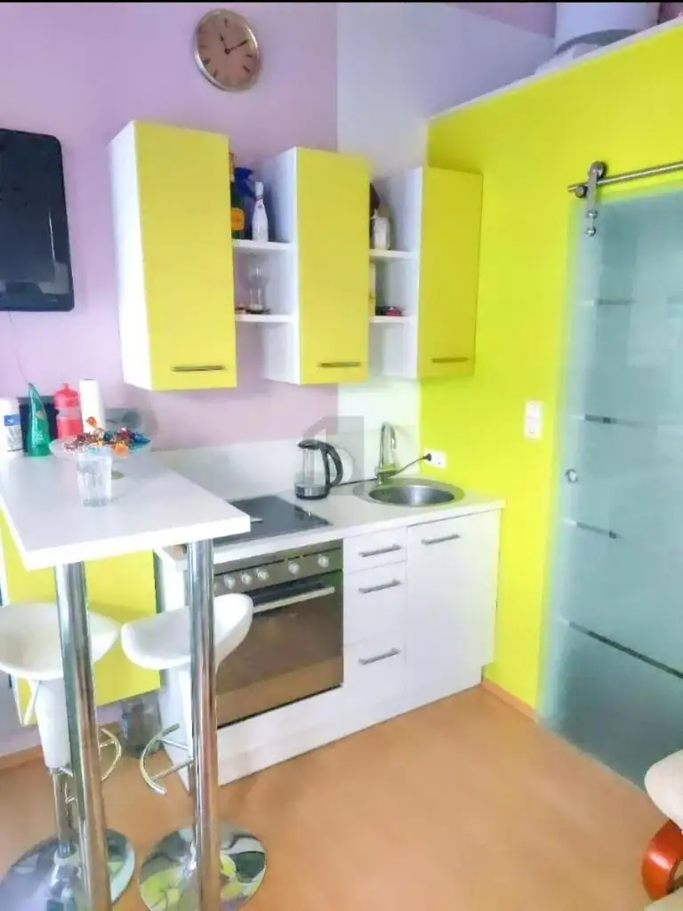 MIT GEWERBEIMMOBILIE, SEPARATEN EINGÄNGEN UND PARIFIZIERUNGSMÖGLICHKEIT