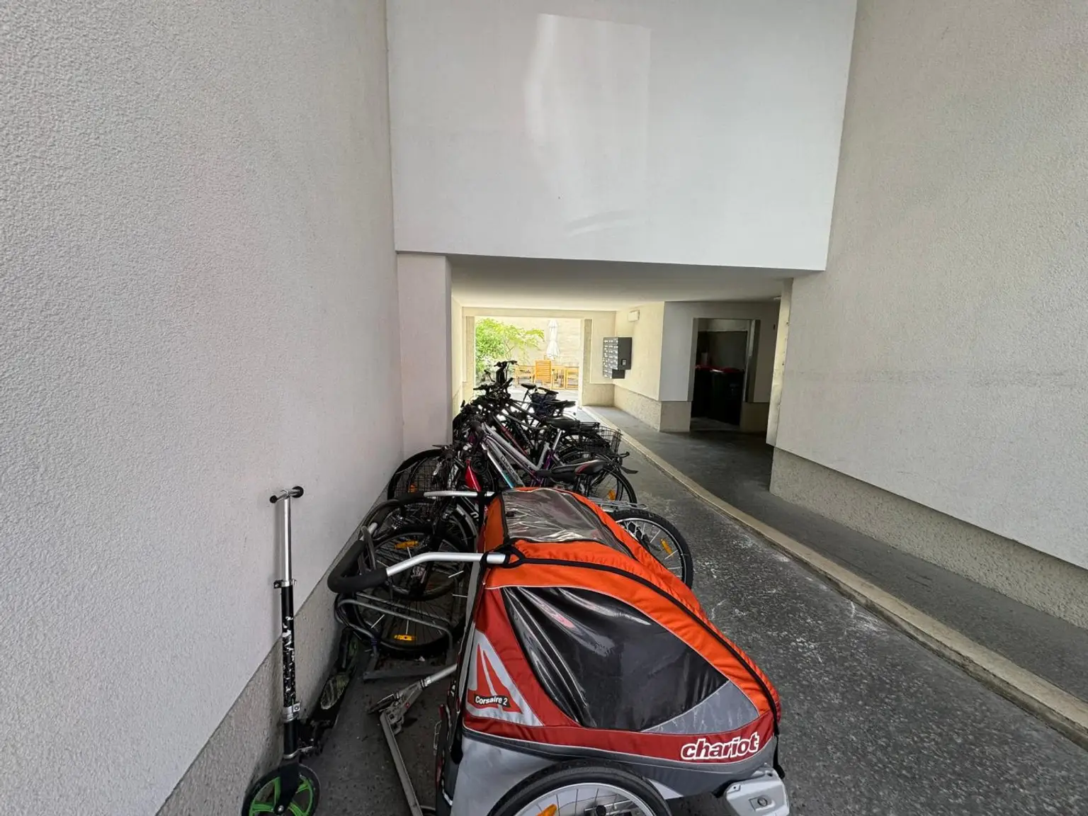 Top sanierte Dachgeschosswohnung in 1180 Wien – ideal für Singles & Paare