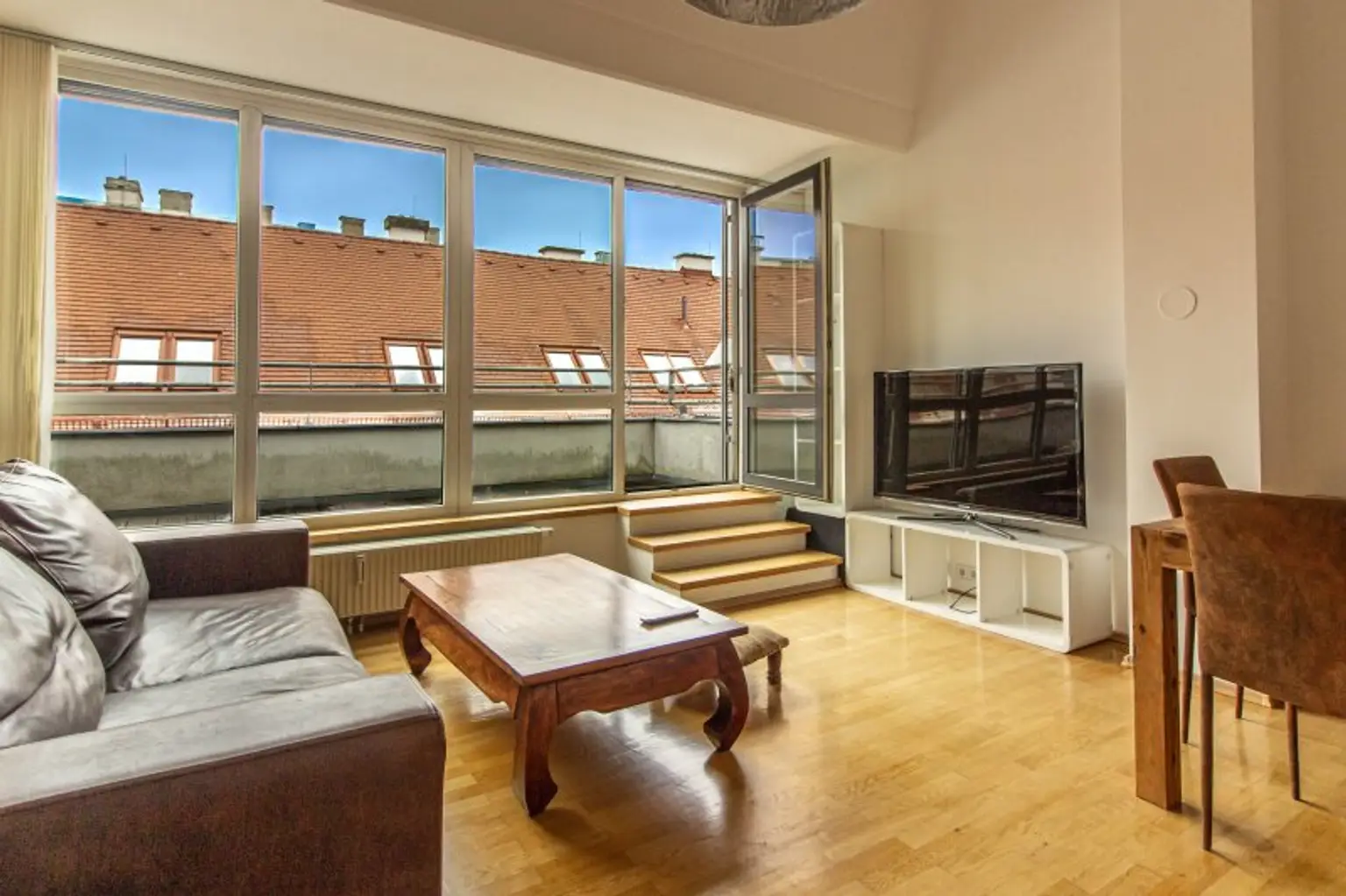 4 m Raumhöhe im Dachgeschoss - Mariahilfer Str. - Klimatisiert