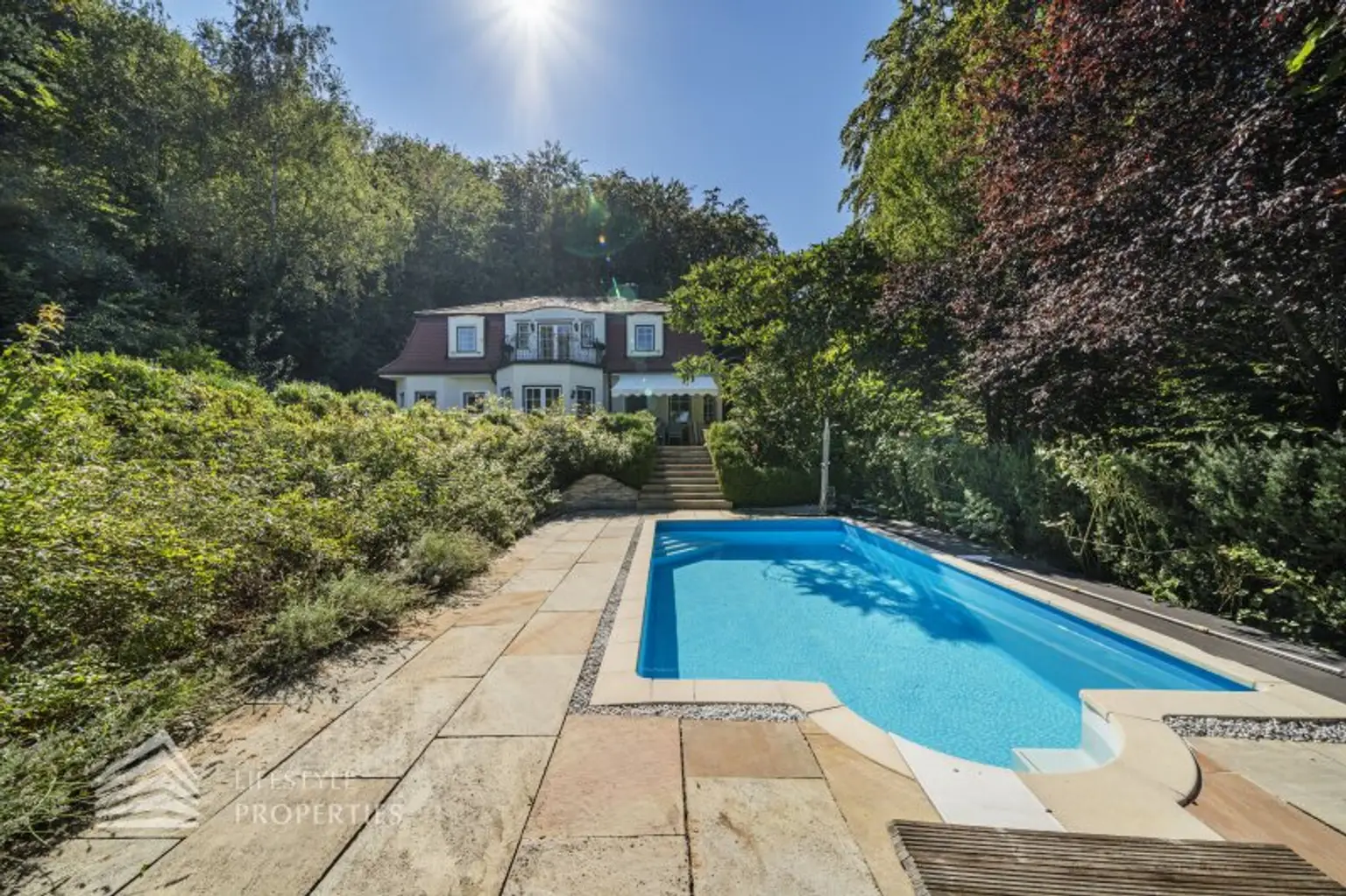 Wunderschöne Villa mit Pool und weitläufigem Grundstück, Nähe Pressbaum