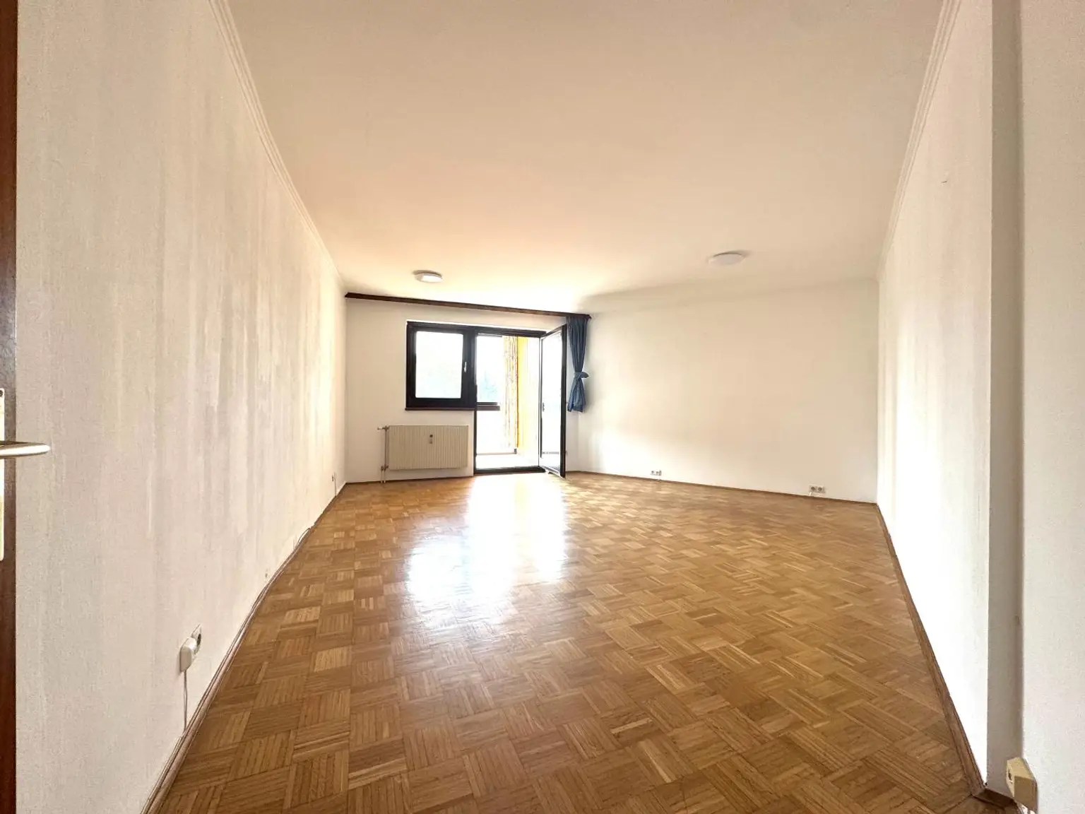 Zentrale & ruhige 2-Zimmer-Wohnung mit verglastem Balkon