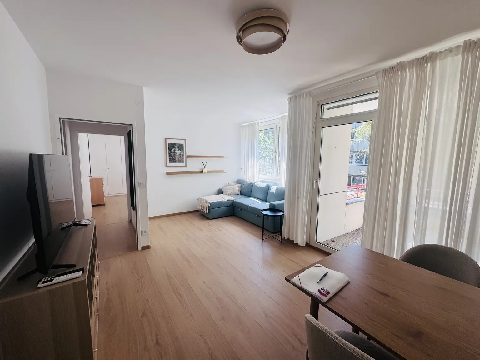 Helle 2-Zimmer-Neubauwohnung mit Terrasse & Parkplatz in ruhiger Grünlage